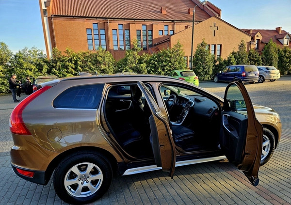 Volvo XC 60 cena 44700 przebieg: 257000, rok produkcji 2010 z Brodnica małe 667